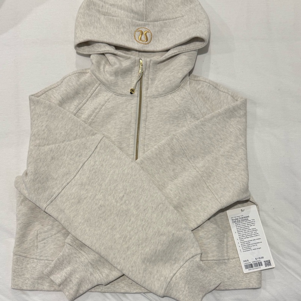 NWT Lululemon Oversized Half-Zip
Scuba